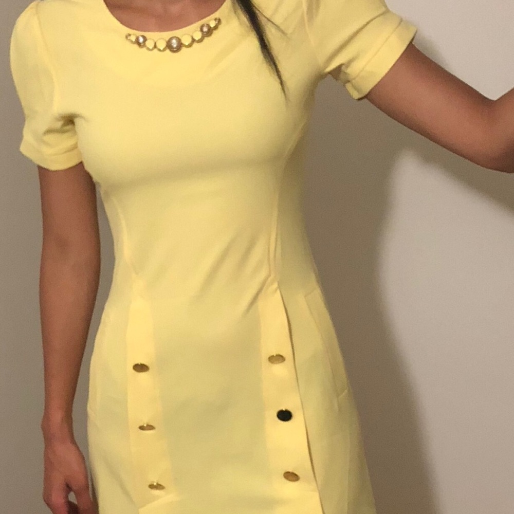 Beautiful yellow dress!